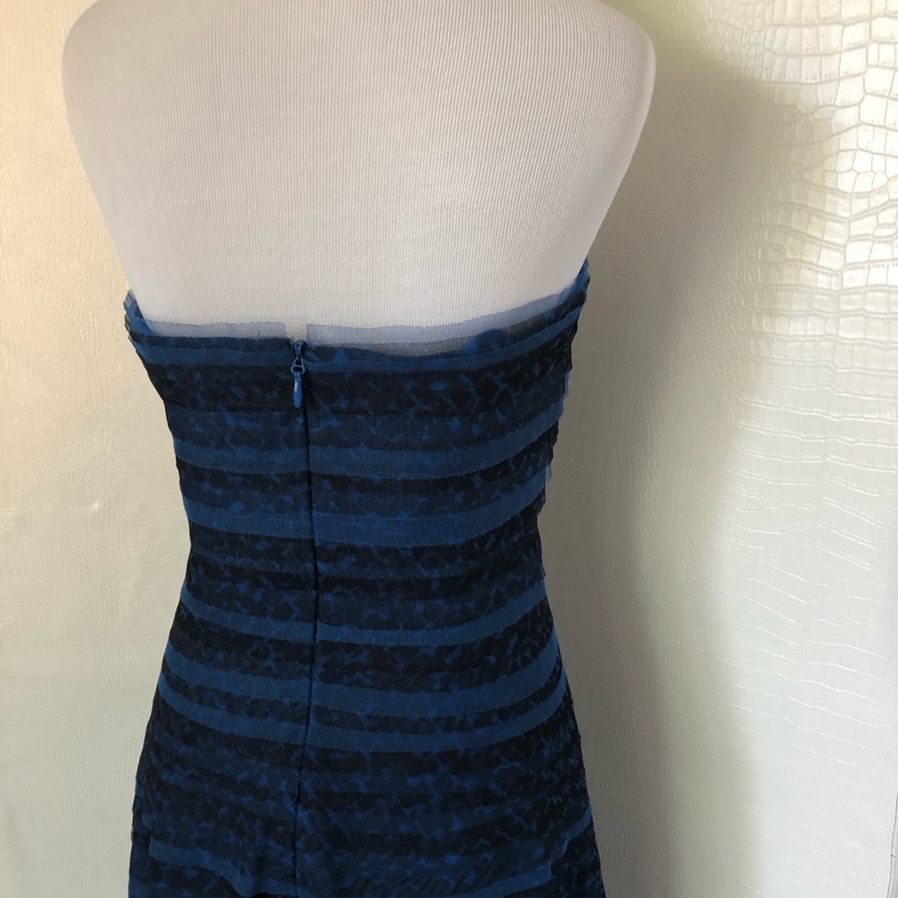 BCBG MAXAZRIA VALENTINE COCKTAIL DRESS. - Picture 3 of 8
